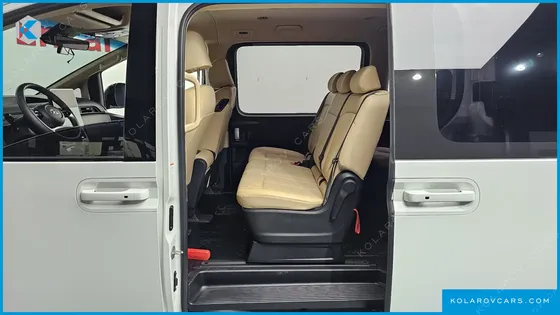 HYUNDAI STARIA TOURER 11-SEATER