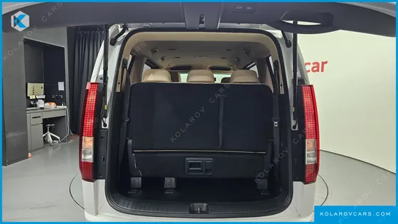 HYUNDAI STARIA TOURER 11-SEATER