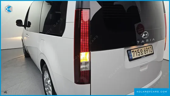 HYUNDAI STARIA TOURER 11-SEATER