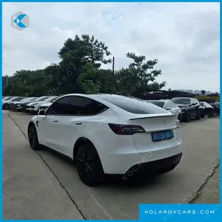 TESLA MODEL Y LONG RANGE AWD