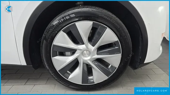 TESLA MODEL Y LONG RANGE AWD