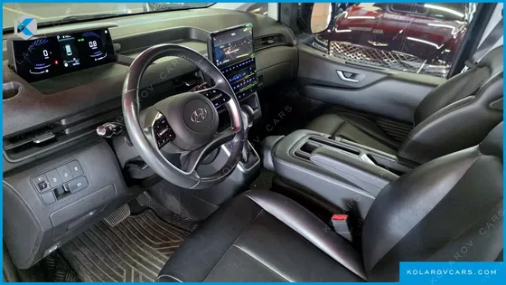HYUNDAI STARIA TOURER 11-SEATER