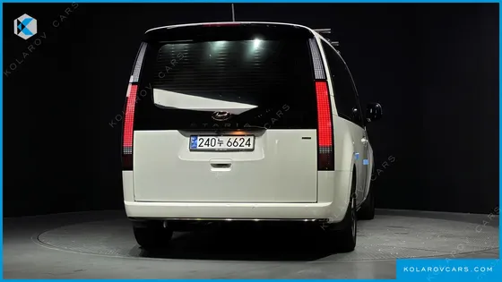 HYUNDAI STARIA 4WD LOUNGE 7-SEATER