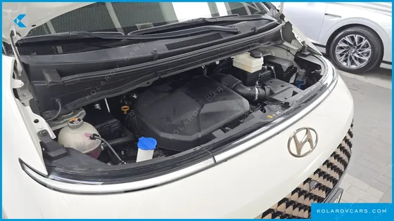 HYUNDAI STARIA 4WD LOUNGE 7-SEATER