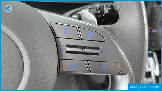 HYUNDAI STARIA 4WD LOUNGE 7-SEATER