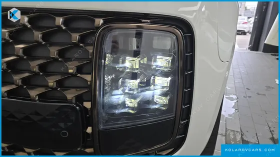 HYUNDAI STARIA 4WD LOUNGE 7-SEATER