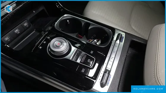 KIA CARNIVAL 9-SEATER SIGNATURE