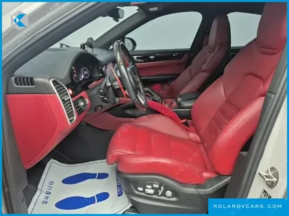 PORSCHE CAYENNE 3.0 COUPE