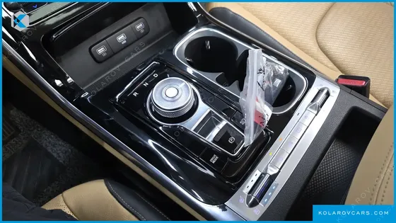 KIA CARNIVAL 9-SEATER NOBLESSE