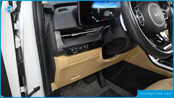 KIA CARNIVAL 9-SEATER NOBLESSE