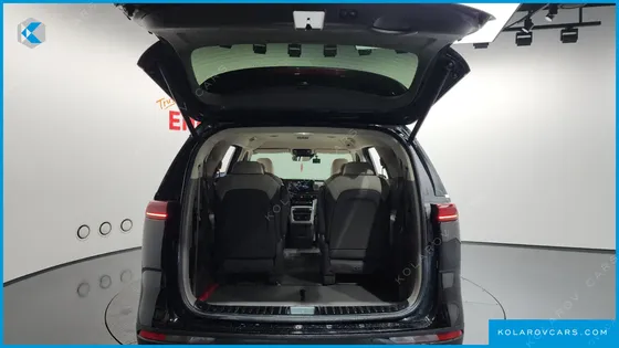 KIA CARNIVAL 9-SEATER SIGNATURE