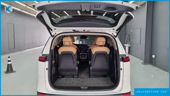 KIA CARNIVAL GASOLINE 9-SEATER SIGNATURE