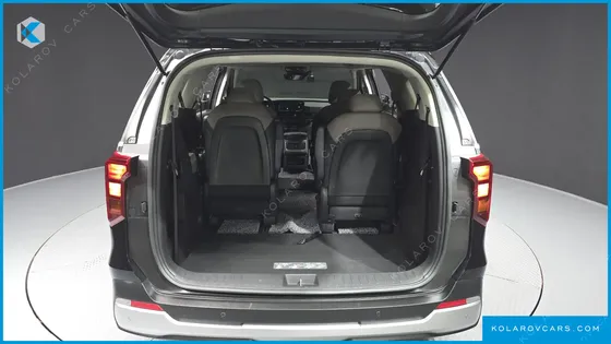KIA CARNIVAL 9-SEATER PRESTIGE
