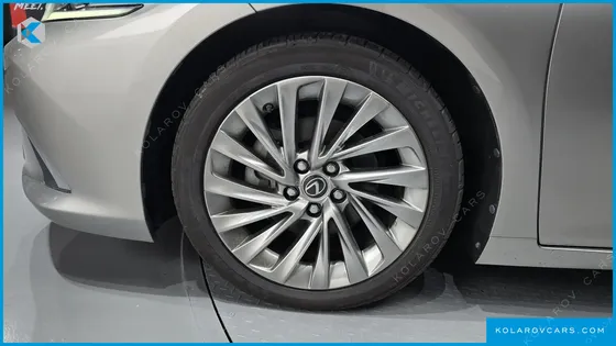 LEXUS ES LUXURY PLUS