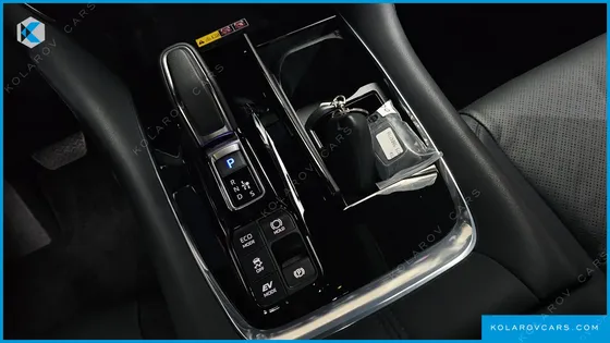 TOYOTA ALPHARD 2.5 HEV EXECUTIVE AWD