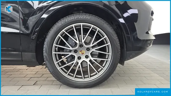 PORSCHE CAYENNE 3.0 COUPE PLATINUM EDITION