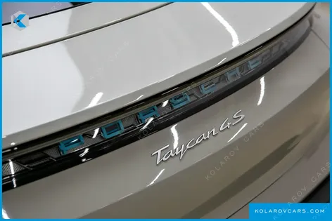 PORSCHE TAYCAN 4S