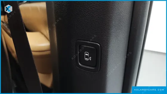 KIA CARNIVAL 7-SEATER SIGNATURE
