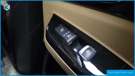 KIA CARNIVAL 7-SEATER SIGNATURE