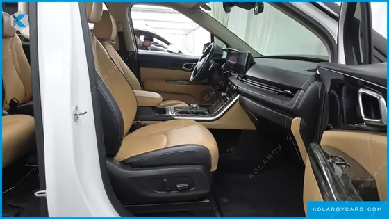 KIA CARNIVAL GASOLINE 9-SEATER SIGNATURE