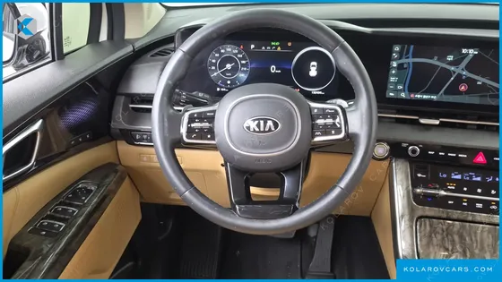 KIA CARNIVAL GASOLINE 9-SEATER SIGNATURE