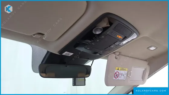 KIA CARNIVAL GASOLINE 9-SEATER SIGNATURE