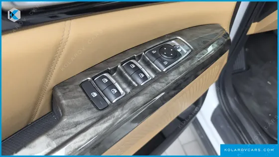 KIA CARNIVAL GASOLINE 9-SEATER SIGNATURE
