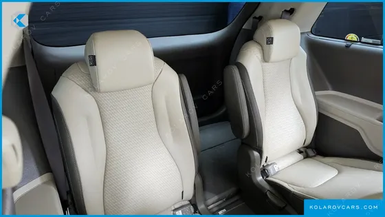 KIA CARNIVAL 9-SEATER SIGNATURE