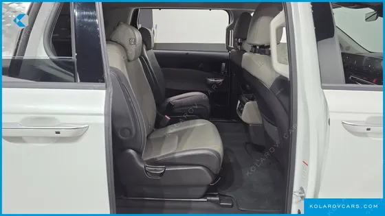 KIA CARNIVAL GASOLINE 9-SEATER SIGNATURE
