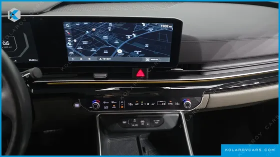 KIA CARNIVAL GASOLINE 9-SEATER SIGNATURE
