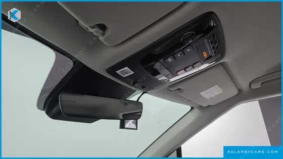 KIA CARNIVAL GASOLINE 9-SEATER SIGNATURE