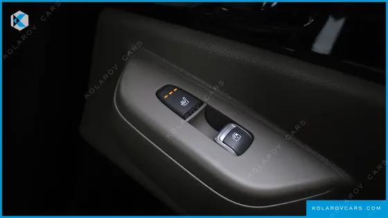 KIA CARNIVAL GASOLINE 9-SEATER SIGNATURE