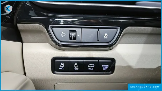 KIA CARNIVAL 9-SEATER SIGNATURE