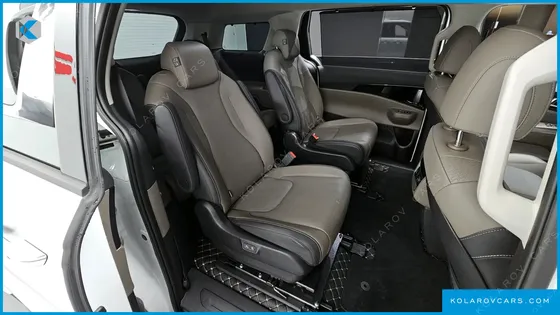 KIA CARNIVAL 9-SEATER SIGNATURE