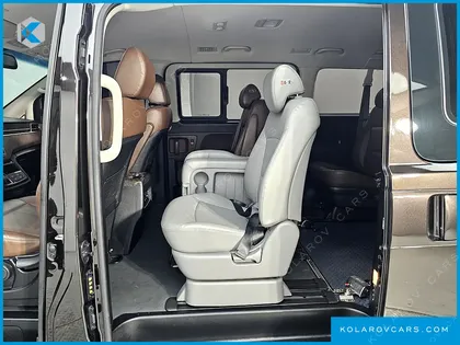 HYUNDAI STAREX WHEEL CHAIR LIFT