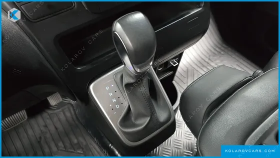HYUNDAI STARIA CARGO 3-SEATER