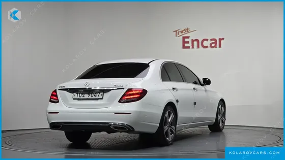 MERCEDES E-CLASS E300 4MATIC AVNATGARDE
