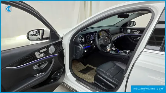 MERCEDES E-CLASS E300 4MATIC AVNATGARDE