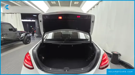 MERCEDES E-CLASS E300 4MATIC AVNATGARDE