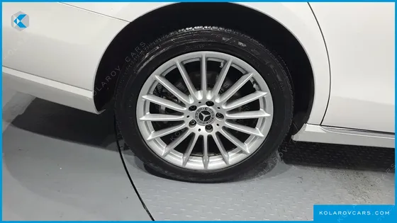 MERCEDES E-CLASS E220D 4MATIC EXCLUSIVE