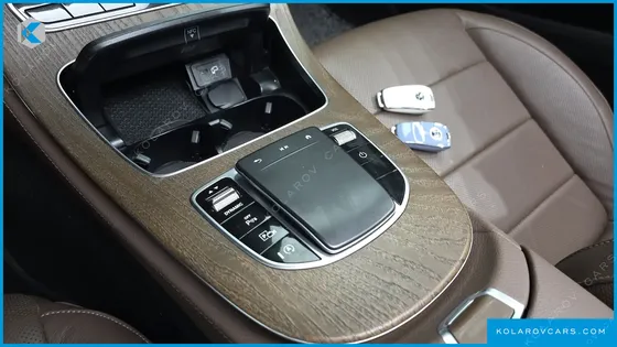 MERCEDES E-CLASS E220D 4MATIC EXCLUSIVE