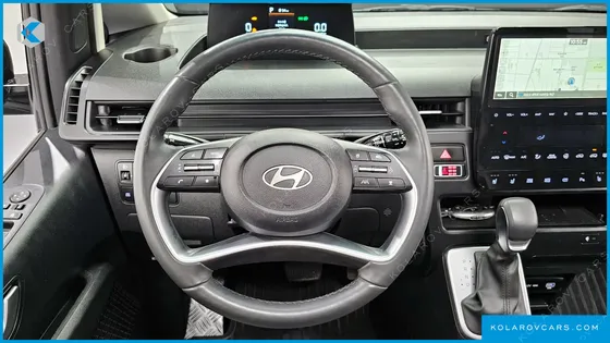 HYUNDAI STARIA 4WD TOURER 9-SEATER
