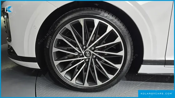 HYUNDAI GRANDEUR 2,5 GASOLINE 2WD
