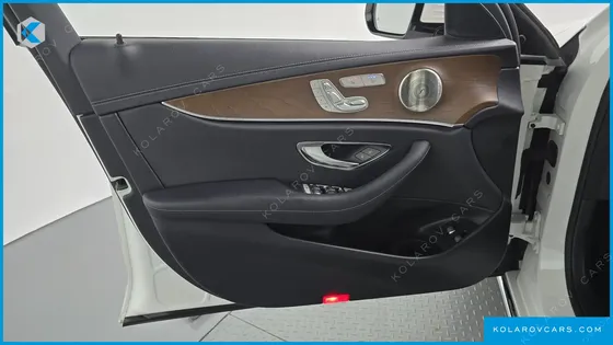 MERCEDES E-CLASS E300E 4MATIC EXCLUSIVE