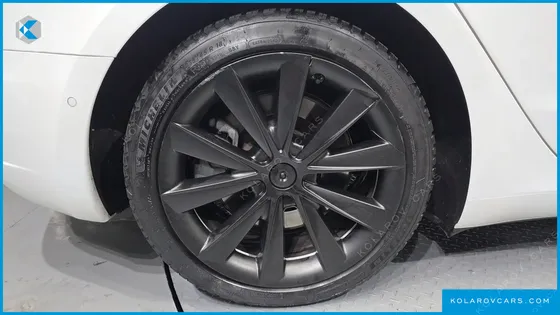 TESLA MODEL 3 STANDARD RANGE PLUE RWD