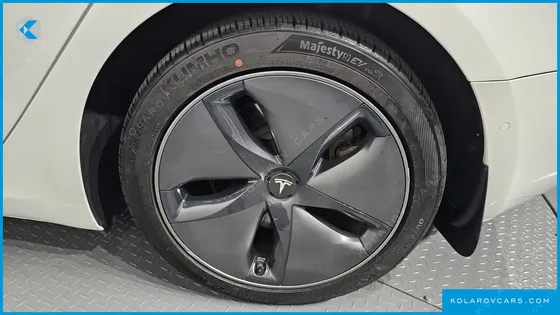 TESLA MODEL 3 LONG RANGE AWD