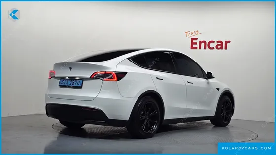 TESLA MODEL Y STANDARD RANGE RWD