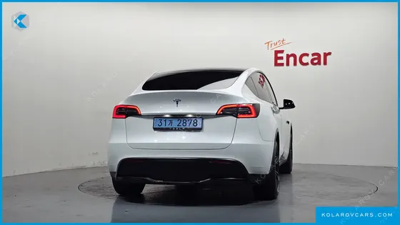 TESLA MODEL Y STANDARD RANGE RWD