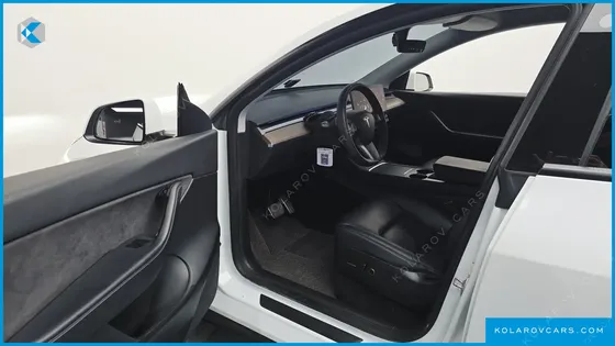TESLA MODEL Y STANDARD RANGE RWD