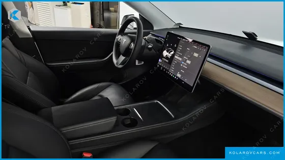 TESLA MODEL Y STANDARD RANGE RWD